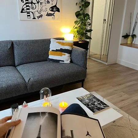 Mynestparis 2-br In Center , Air Conditioner , Elevator, Free Parking Paris